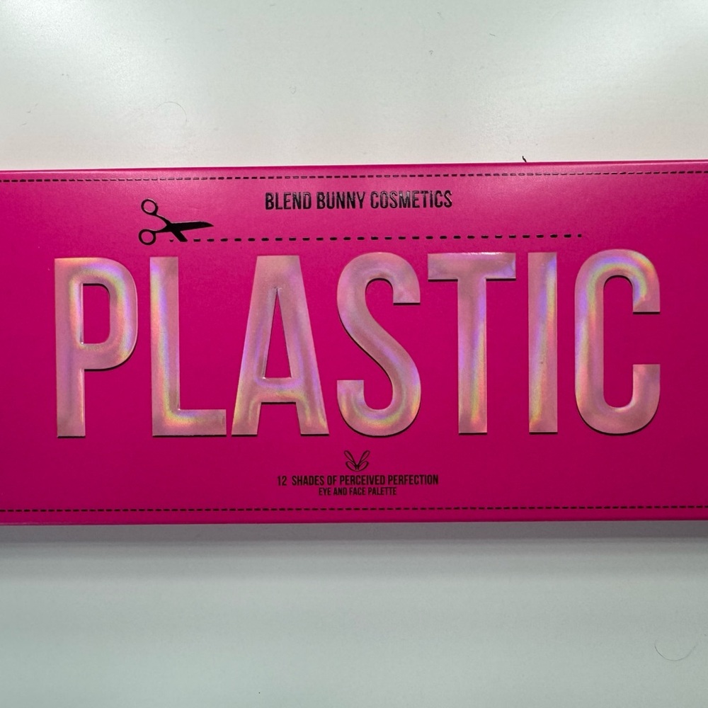Brand new in box Blend Bunny Plastic eyeshadow palette